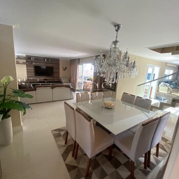 Sobrado de Alto Padrão à Venda em Condomínio Fechado – Interlagos