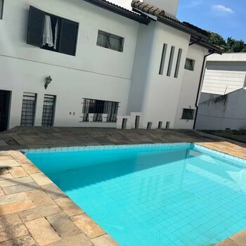 Excelente casa térrea para locação no Murumbí.