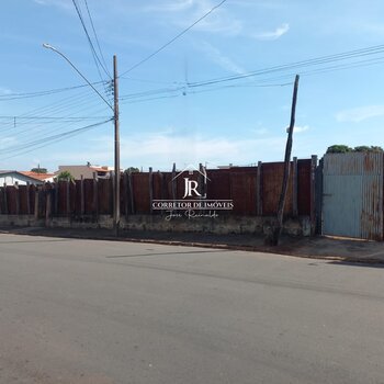Lote de 2.700 m2 - IMPERDÍVEL PARA INVESTIDORES E CONSTRUTORES - Alfenas MG