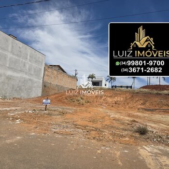 Vendo Lote 300m² Rua Dinamarca Novo Mundo São Gotardo MG 