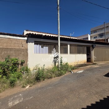 Vendo Casa Bairro N S FATIMA SÃO GOTARDO MG 